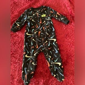 Nike fleece Zip up Footsie, Sleep and play pajama 6Months in Black-Multi colors